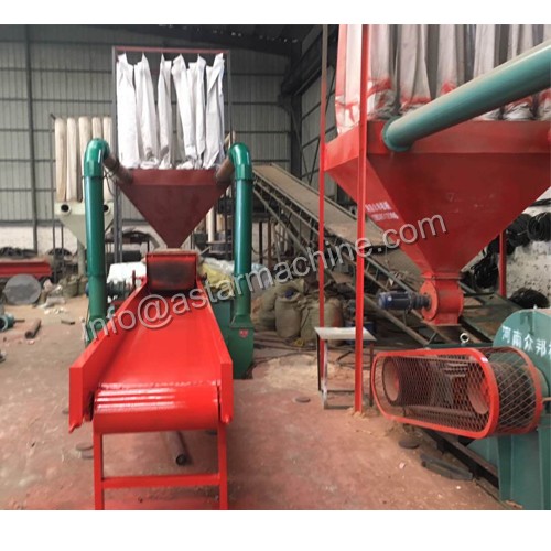 Double feed inlet wood crusher